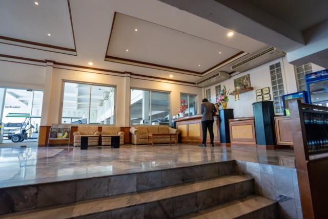 Golden House Service And Apartment Районг Екстер'єр фото